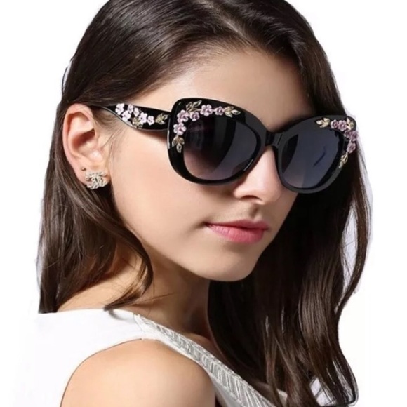 New! Oversized Cat Eye Sunglasses - Picture 2 of 10